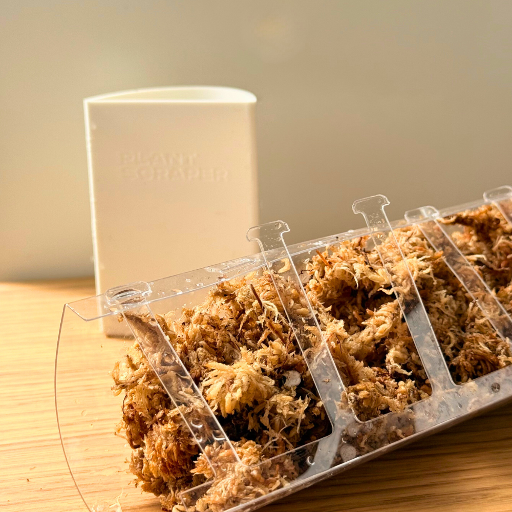 Front Opening Moss Pole Rapid Dripper