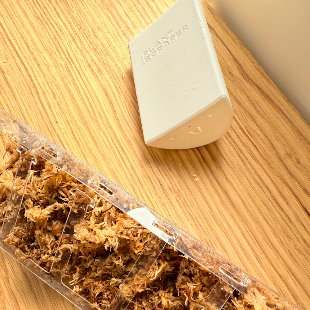 Front Opening Moss Pole Rapid Dripper